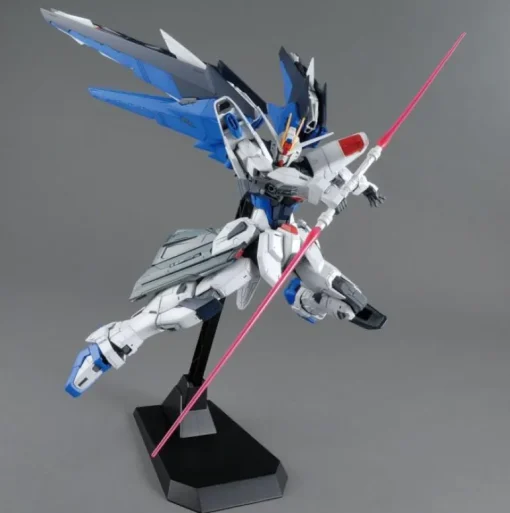 GUNDAM - MG 1/100 FREEDOM GUNDAM Ver.2.0